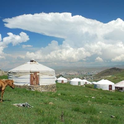 paysage-steppes-yourtes-mongolie