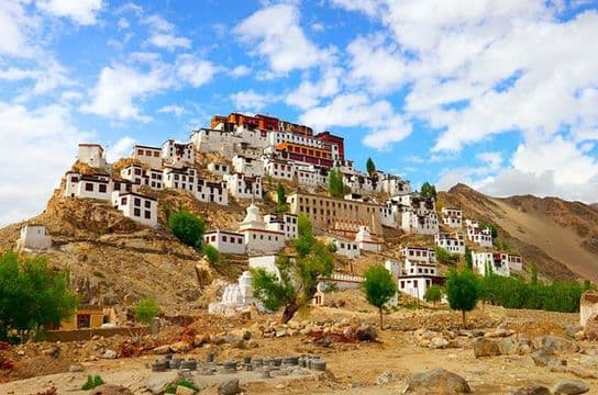 montagnes-monasteres-tibet-central